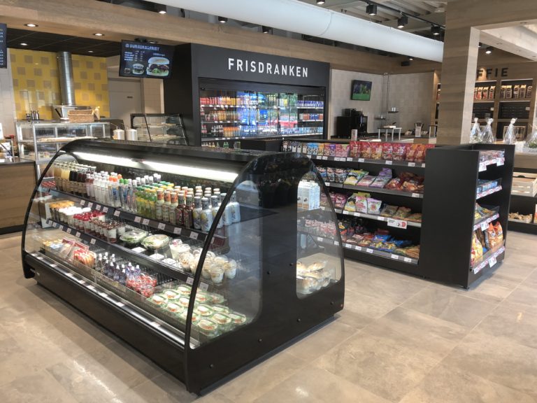 Shop met Fuel Pos van een tankstation.