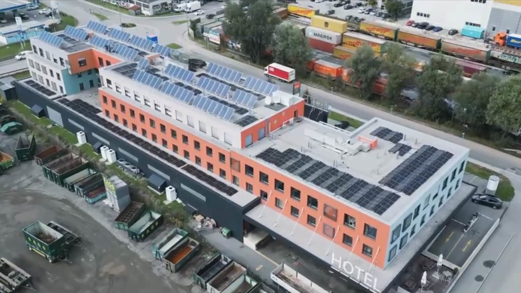 TSG Charge Referenz HallWest bird view