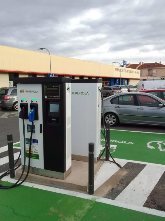 puntos-carga-r-pida-para-veh-culos-el-ctricos-en-vila-tsg