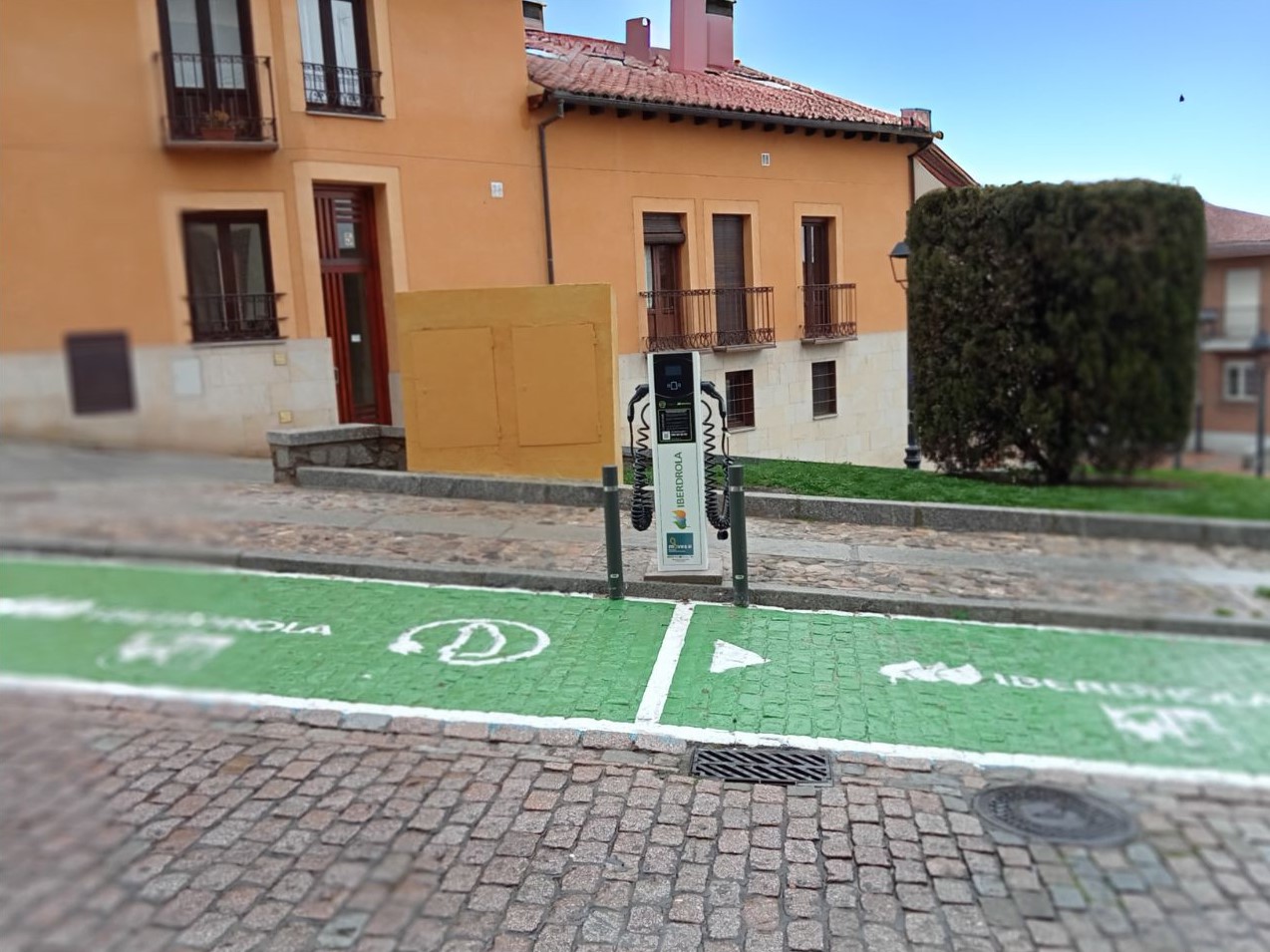 Punto de recarga en centro comercial de Fuenlabrada