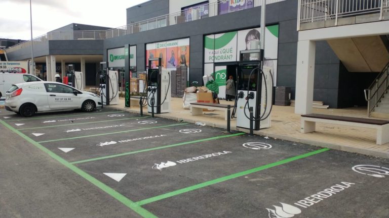 Cargador coche eléctrico en Nexum Retail Park