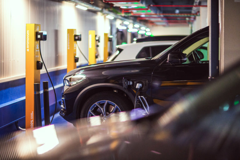 Instalación de puntos de carga rápida de vehículos eléctricos de TSG Ibérica