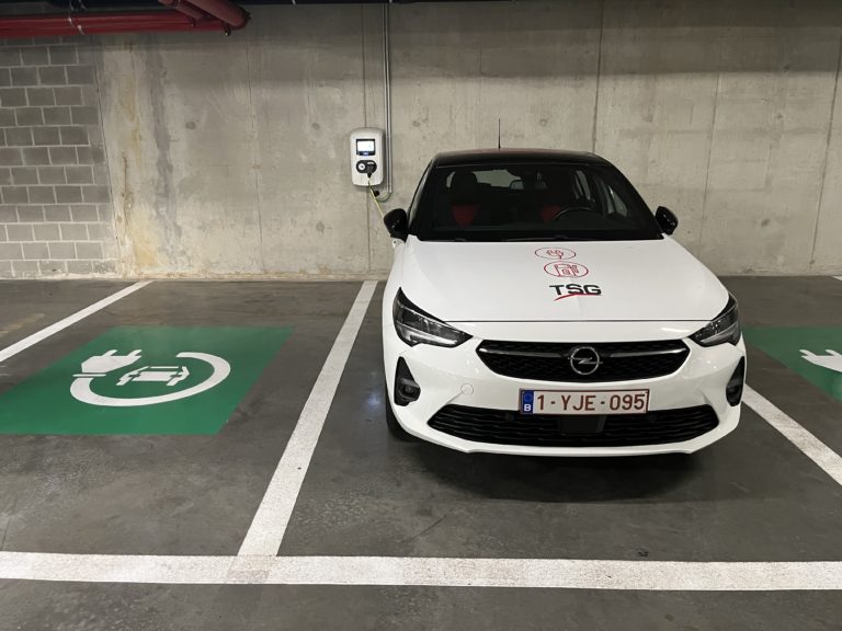 Parking Turnova die uitgerust is met Alfen laadpalen dankzij TSGCharge.
