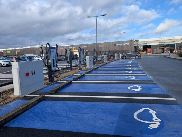 station-recharge-BP-Pulse-servon