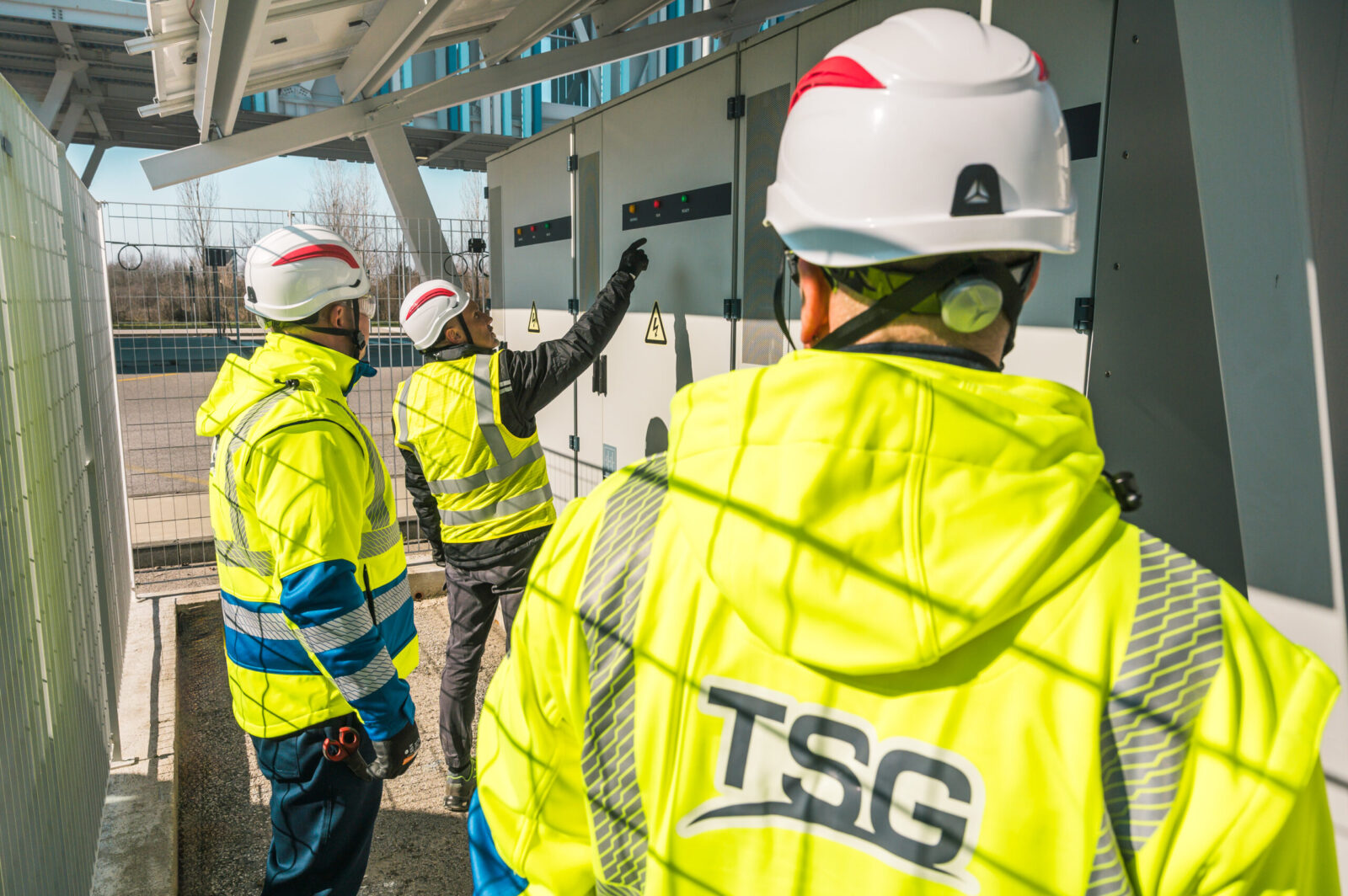 techniciens-stockage-energie-TSG