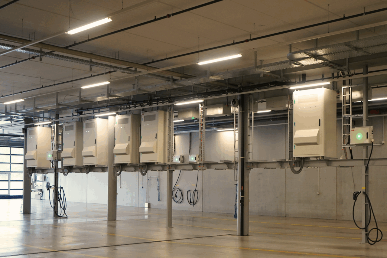 EuroBus-ABB-Hypercharger-emobility-e-bus-charger-ev_close-up