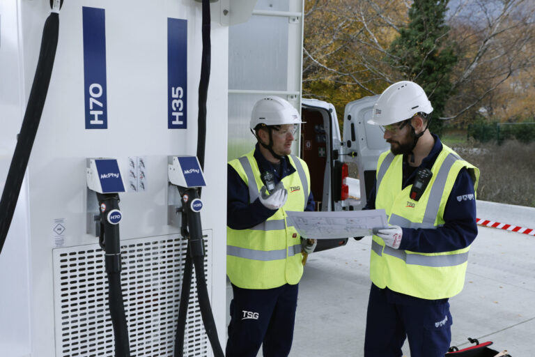 TSG-Gas-hydrogen-dispenser-technicians
