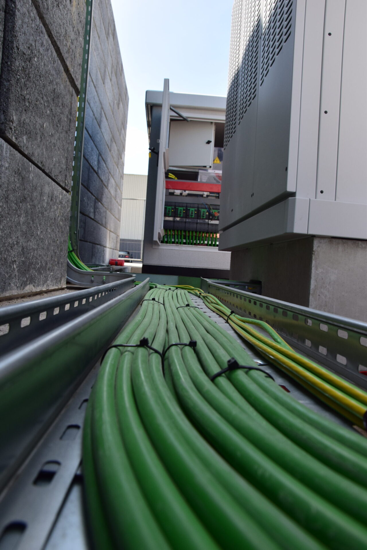 Electrification installation