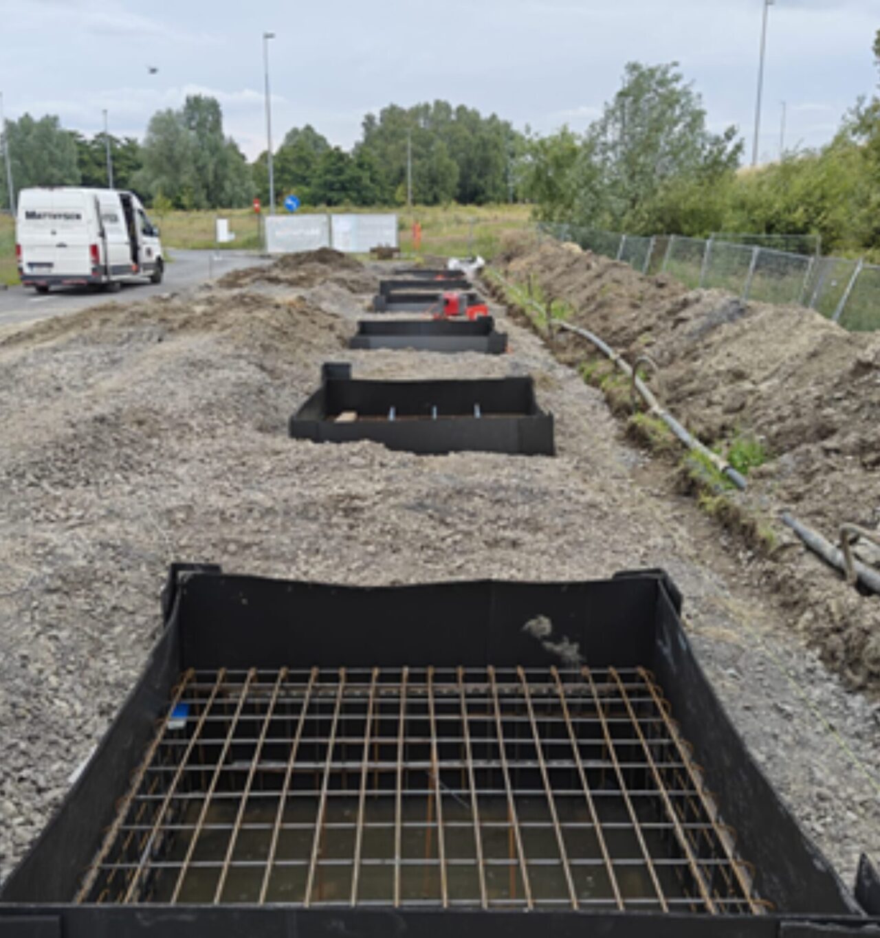 Bauarbeiten von TSG für die Installation einer BP Pulse Ladestation in Belgien.